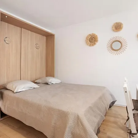 Un Havre De Paix Avec Balcon * Fréjus